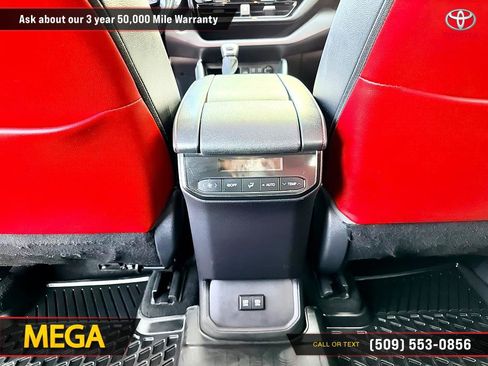 Used 2021 Toyota Highlander XSE image 23