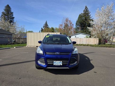 Used 2015 Ford Escape SE w/ Equipment Group 201A AWD/4WD image 2