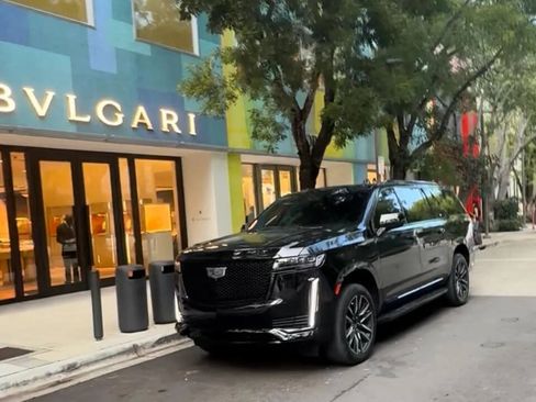 Used 2021 Cadillac Escalade ESV Sport Platinum RWD image 11