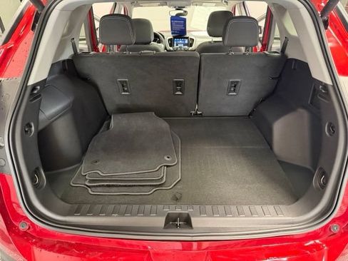 Used 2023 GMC Terrain SLE w/ Driver Convenience Package FWD image 34