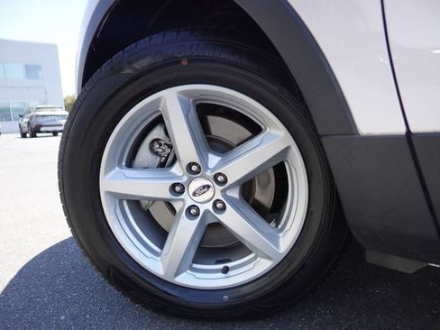 Used 2019 Ford Explorer XLT w/ Class III Trailer Tow Package FWD image 10