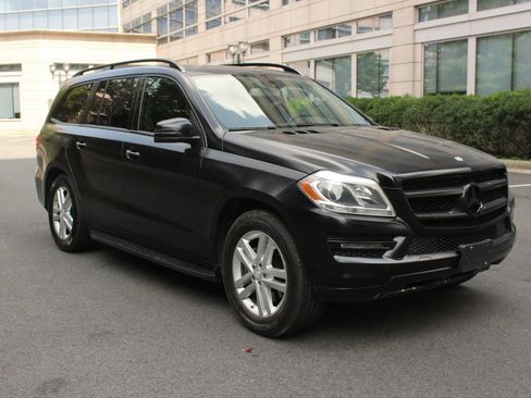 Used 2016 Mercedes-Benz GL 320 BlueTEC 4MATIC w/ Premium I Package image 1