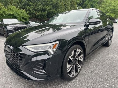 Used 2024 Audi Q8 e-tron Prestige w/ Prestige Package AWD/4WD image 3