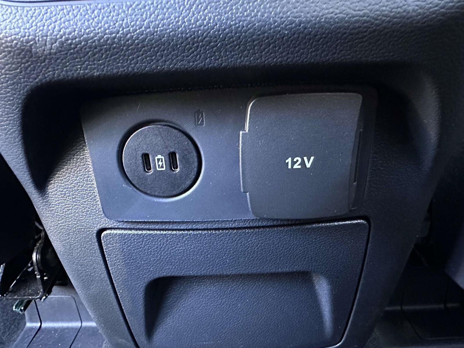 Used 2026 Ford Explorer Active AWD/4WD image 15