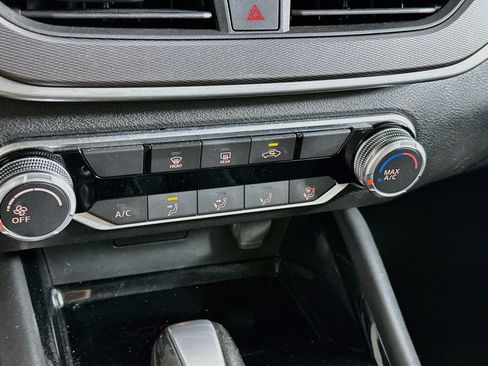 Used 2025 Nissan Altima 2.5 SR FWD image 23