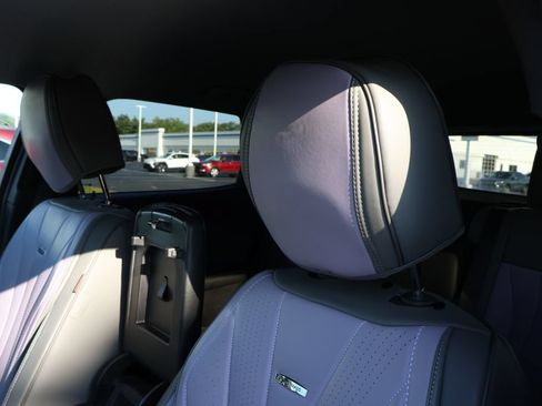 Used 2020 Chevrolet Blazer LT FWD image 11