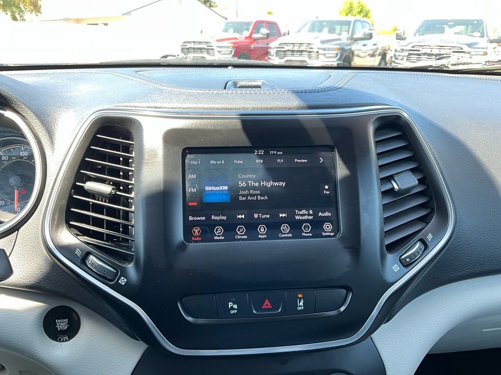 Used 2021 Jeep Cherokee Latitude Plus AWD/4WD image 20