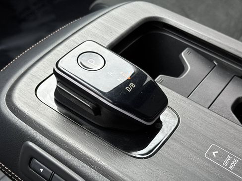 Certified 2024 Nissan Ariya FWD image 25