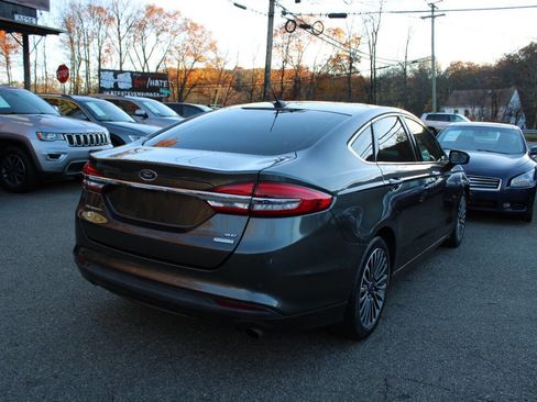 Used 2017 Ford Fusion SE w/ Fusion SE Technology Package image 8