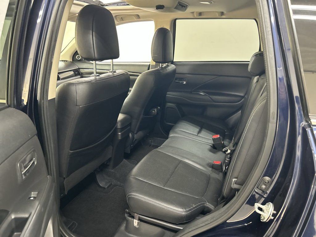 Used 2016 Mitsubishi Outlander GT AWD/4WD image 22