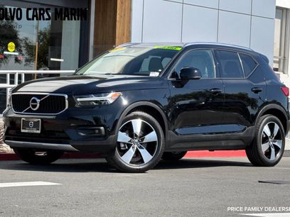 Used 2021 Volvo XC40 T5 Momentum w/ Premium Package