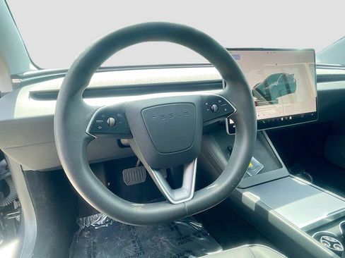 Used 2024 Tesla Model 3 Standard Range RWD image 29
