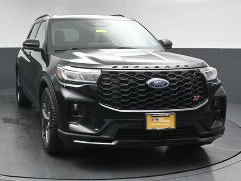 Certified 2025 Ford Explorer ST AWD/4WD image 2