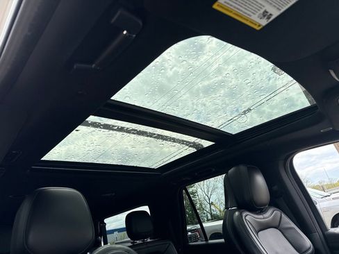 Used 2021 Lincoln Navigator L Reserve AWD/4WD image 12