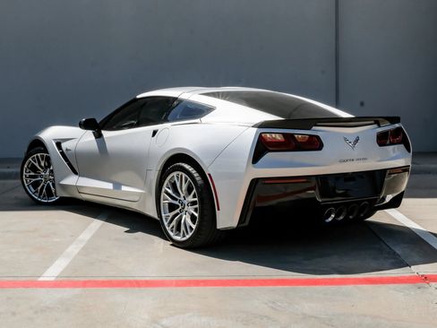 Used 2016 Chevrolet Corvette Stingray Coupe w/ 2LT Preferred Equipment Group RWD image 13