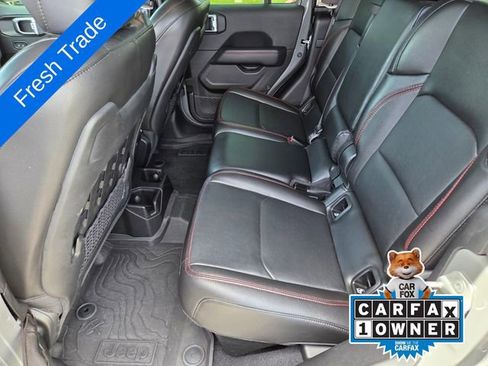 Used 2023 Jeep Gladiator Rubicon w/ LED Lighting Group AWD/4WD image 11