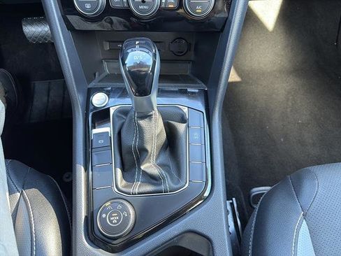 Used 2023 Volkswagen Taos SEL image 23