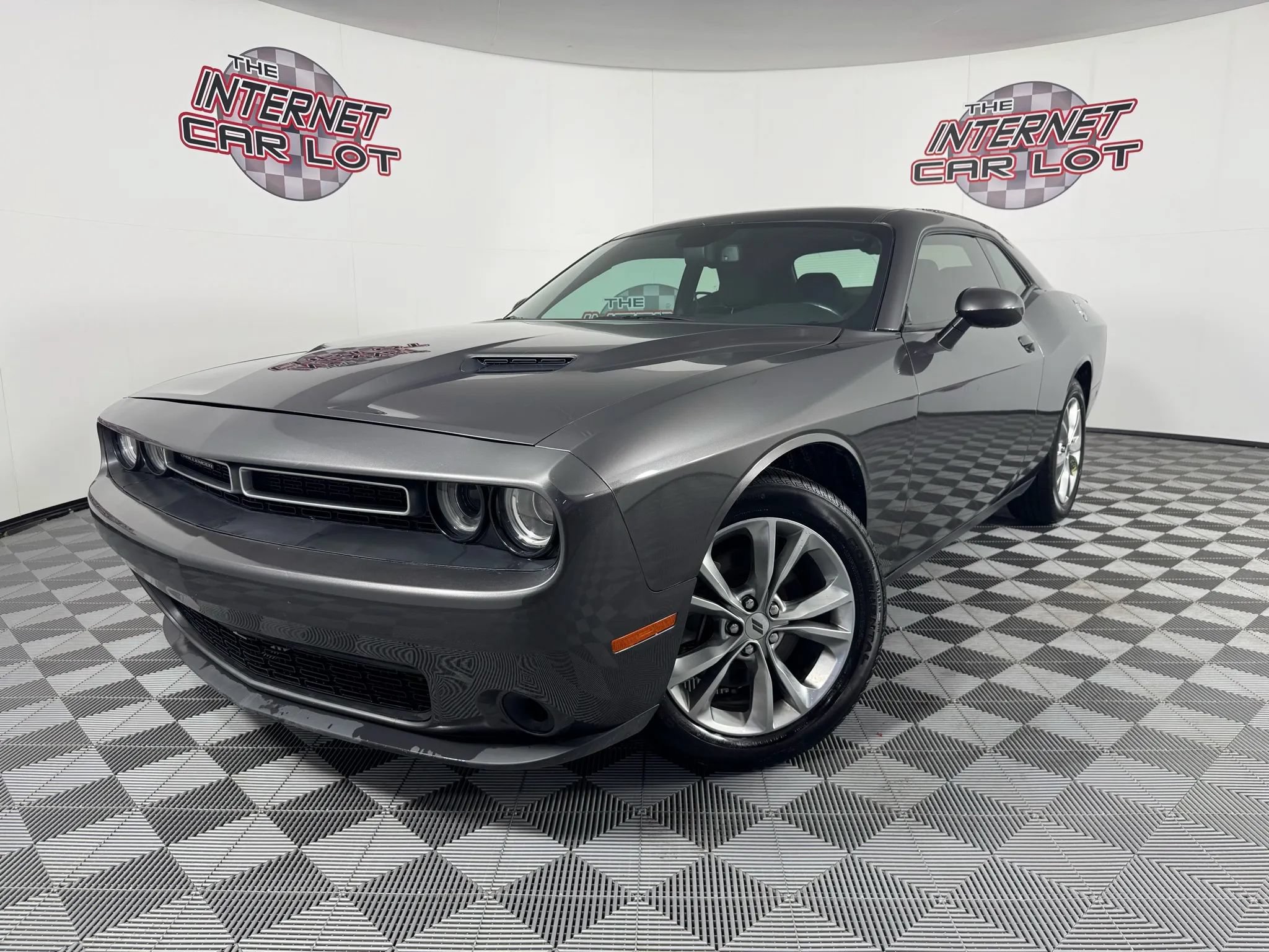 Used 2021 Dodge Challenger SXT AWD/4WD image 1