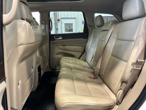 Used 2016 Jeep Grand Cherokee Limited w/ Luxury Group II AWD/4WD image 33