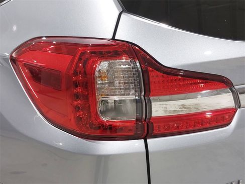 Used 2022 Subaru Ascent Limited w/ Technology Package image 36