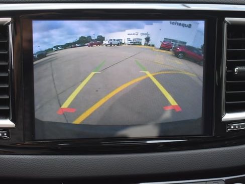 Used 2023 Chrysler Pacifica Touring-L FWD image 26