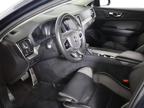 Used 2019 Volvo S60 T5 R-Design image 26
