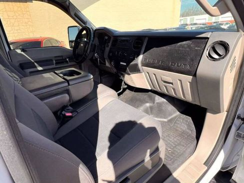 Used 2010 Ford F550 4x4 Regular Cab Super Duty image 17
