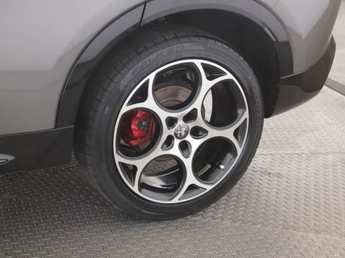 Used 2025 Alfa Romeo Tonale w/ Premium Package image 14