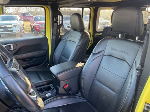 Used 2023 Jeep Wrangler Unlimited Sahara w/ Cold Weather Group image 14