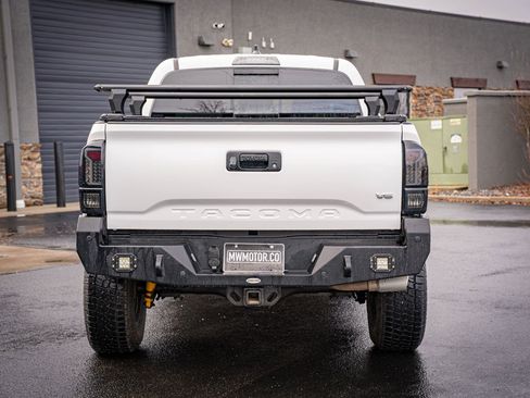 Used 2020 Toyota Tacoma TRD Off-Road image 9