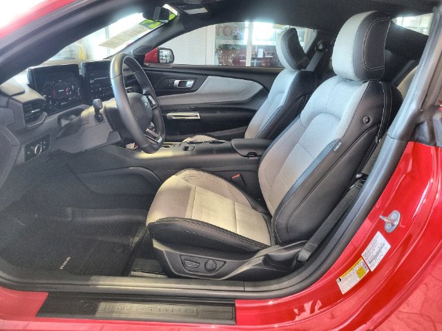Used 2024 Ford Mustang Coupe RWD image 12