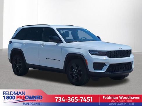 Used 2023 Jeep Grand Cherokee Altitude AWD/4WD image 1
