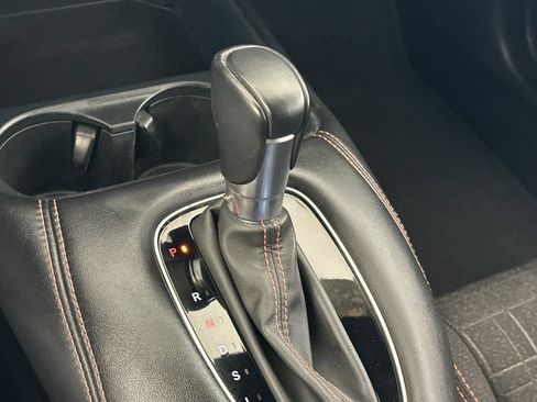 Certified 2025 Honda HR-V Sport image 21