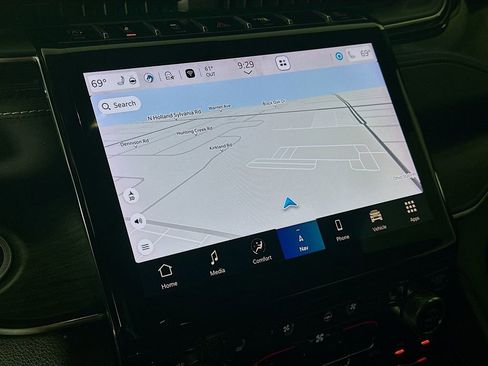 Certified 2023 Jeep Grand Cherokee Overland image 21