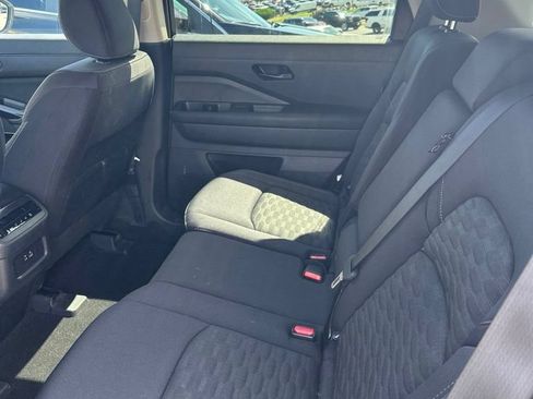 Used 2024 Nissan Pathfinder SV AWD/4WD image 3