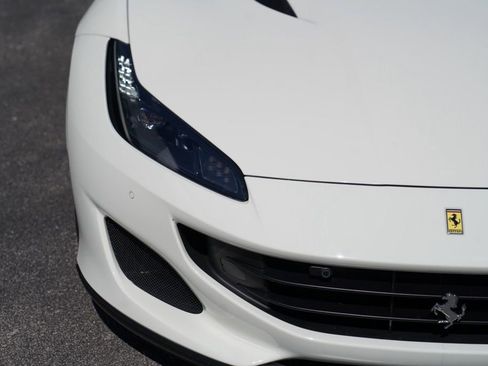 Used 2019 Ferrari Portofino RWD image 26