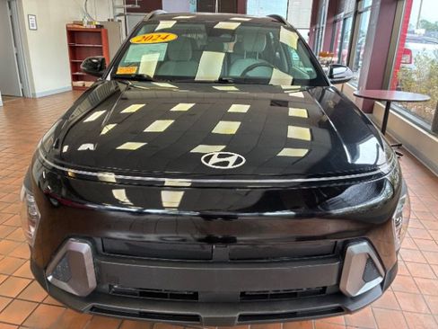 Used 2024 Hyundai Kona SEL w/ Convenience Package FWD image 5