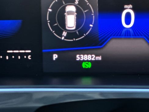 Certified 2022 Volkswagen Tiguan SE R-Line image 26