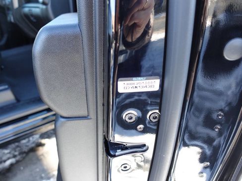 Used 2023 Chevrolet Silverado 1500 Custom image 32