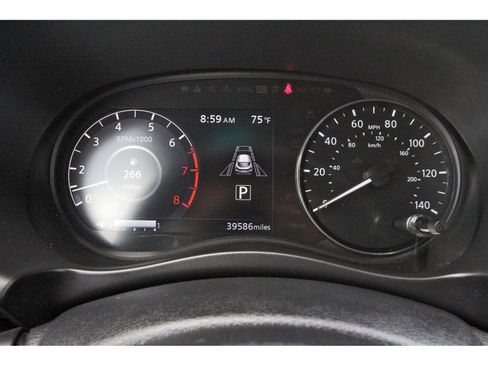 Used 2021 Nissan Kicks SR w/ Interior Electronics Package FWD image 16