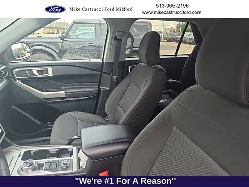 Used 2023 Ford Explorer XLT AWD/4WD image 10