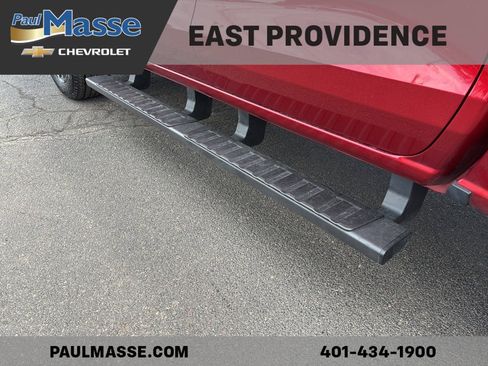 Used 2023 Chevrolet Colorado LT w/ LT Convenience Package III image 9