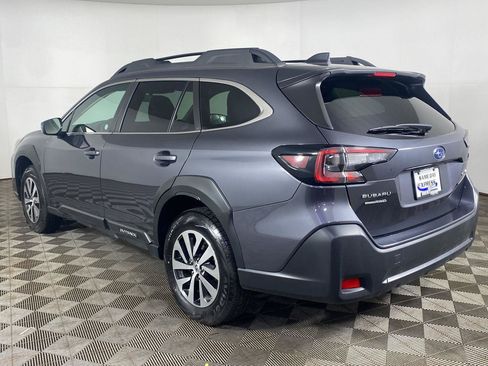Used 2025 Subaru Outback Premium AWD/4WD image 8