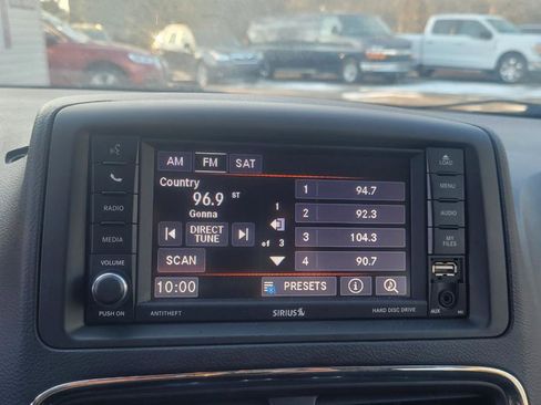 Used 2018 Dodge Grand Caravan SE w/ UConnect Hands-Free Group image 18