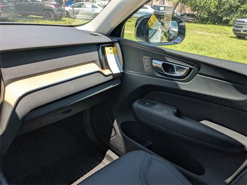 New 2026 Volvo XC60 B5 Core image 18
