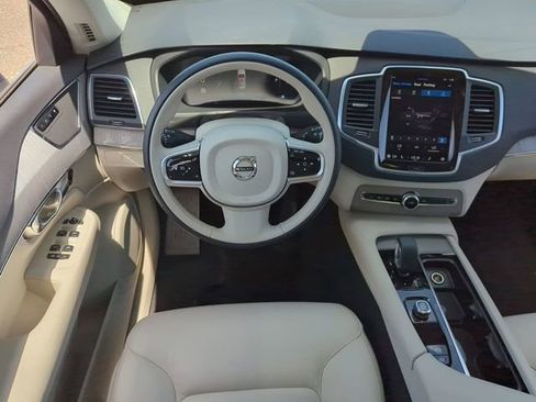 Certified 2025 Volvo XC90 B6 Core image 19