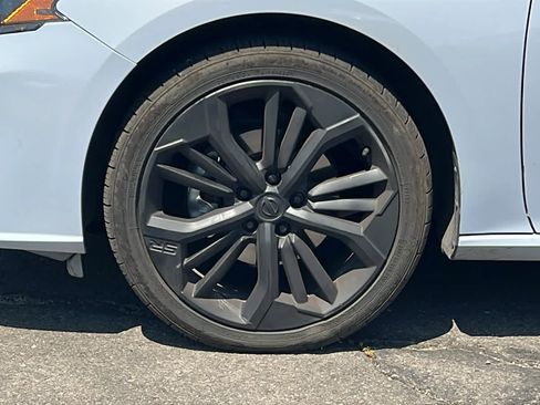 Used 2023 Nissan Altima 2.5 SR FWD image 9