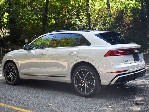 Used 2021 Audi Q8 Premium Plus w/ Premium Plus Package image 6