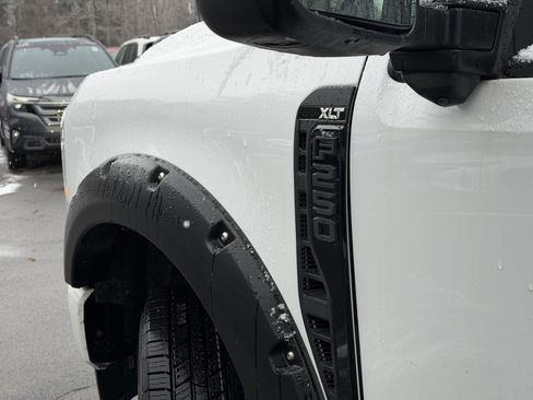 Used 2024 Ford F250 XLT w/ Black Appearance Package image 11