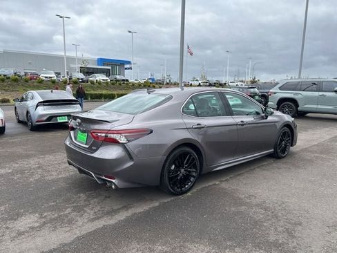 Used 2024 Toyota Camry XSE FWD image 5